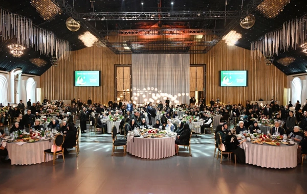 Leyla Əliyeva şəhid ailələri ilə birlikdə iftar süfrəsində iştirak edib