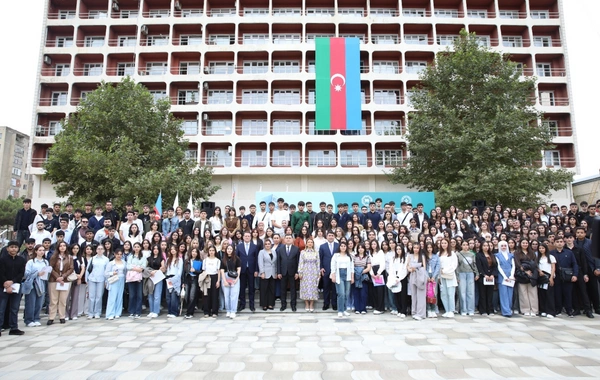 Azərbaycan Əmək və Sosial Münasibətlər Akademiyasında Bilik Günü münasibətilə tədbir keçirilib