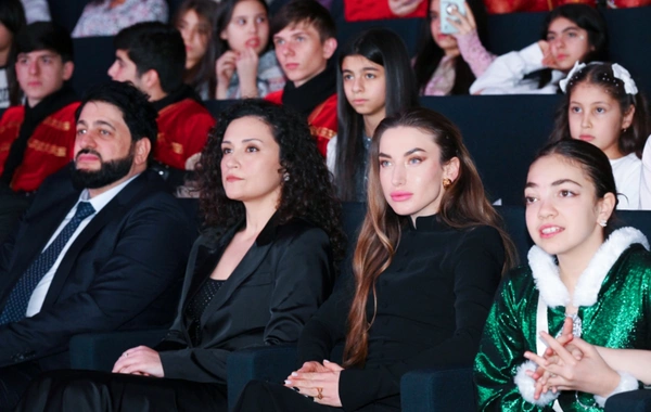 Leyla Əliyeva və Alyona Əliyeva  mükafatlandırma mərasimində iştirak ediblər