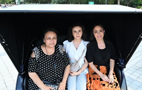Leyla və Arzu Əliyevalar Dənizkənarı Milli Parkda açılış və təqdimat mərasimlərində iştirak ediblər