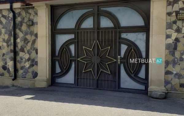 Dəbdəbəli villa, 6 metrlik hasar, helikopterin enməsi üçün meydança: Həbs edilən başçı Mehdiyevlə qonşu imiş Dəbdəbəli villa, 6 metrlik hasar, helikopterin enməsi üçün meydança: Həbs edilən başçı Mehdiyevlə qonşu imiş