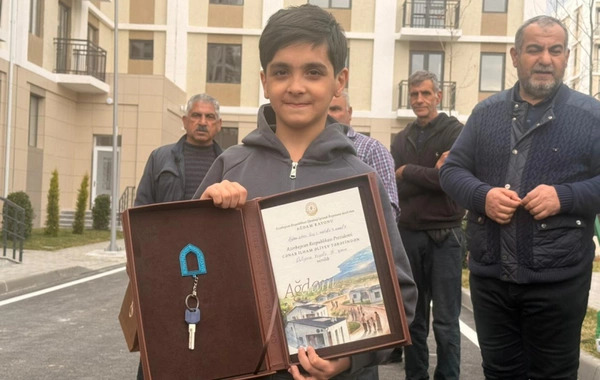 Keys to apartments handed over to families who resettled in Agdam