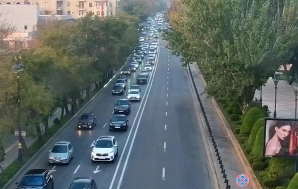 Bakının bir sıra yollarında tıxac yaranıb