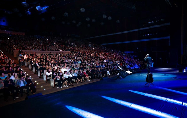Ferhat Göçerin möhtəşəm Bakı konsertindən GÖRÜNTÜLƏR