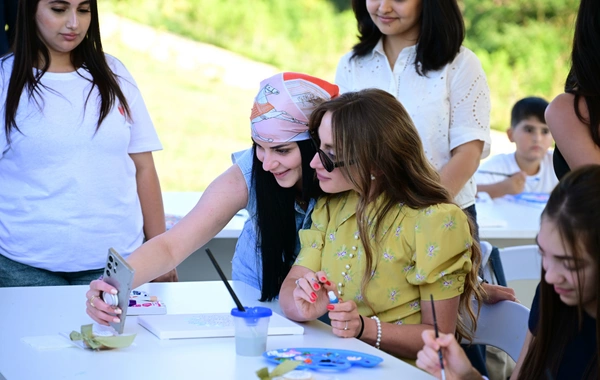 Leyla Əliyeva və Alona Əliyeva Xeyirxahlıq Festivalında iştirak ediblər