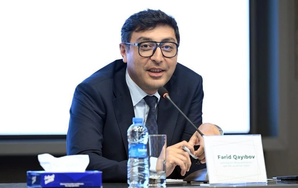 Fərid Qayıbov idman federasiyalarının nümayəndələri ilə görüşüb