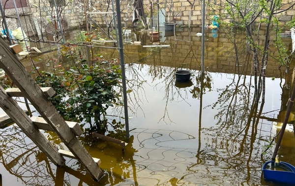 Sumqayıtda evləri su basdı