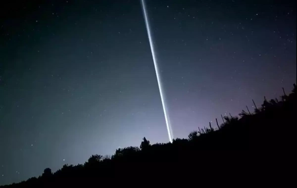 ABŞ səmasında görünən sirli işıq şüası araşdırıldı – səbəbi Çin raketi imiş