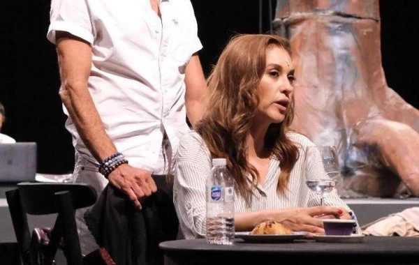 Tanınmış aktyor yanlışlıqla başqa qadının fotosunu paylaşdı - Sevgilisinin şərhi gündəm oldu