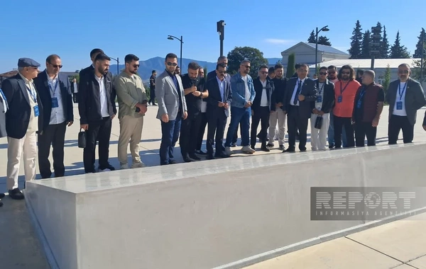 Din xadimləri Xankəndidə Zəfər parkı və Zəfər meydanını ziyarət ediblər