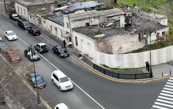 Mikayıl Müşfiq və İsmayıl bəy Qutqaşınlı küçələrinin kəsişməsində problem necə həll olunur?