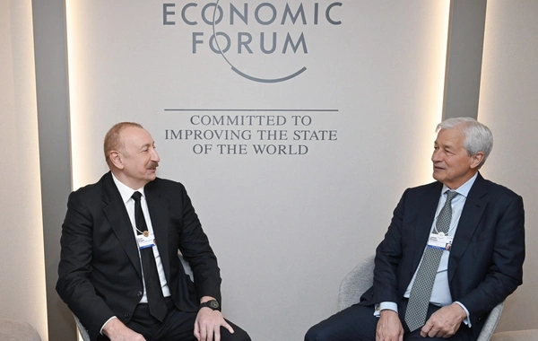 İlham Əliyev Davosda "J.P. Morgan" şirkətinin sədri və baş icraçı direktoru ilə görüşüb