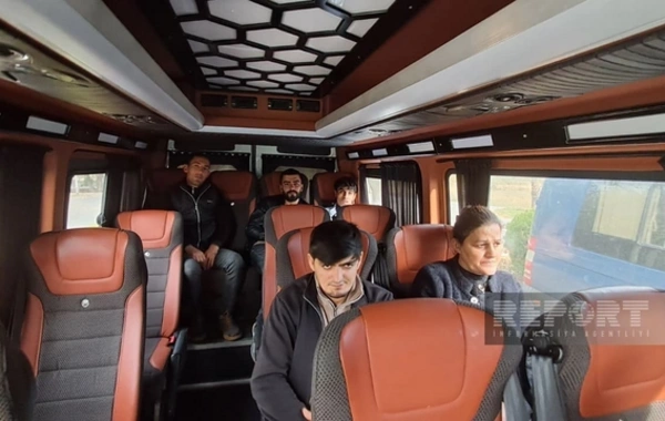 Ağdərənin Həsənriz kəndinə növbəti köç karvanı çatıb Ağdərənin Həsənriz kəndinə növbəti köç karvanı çatıb