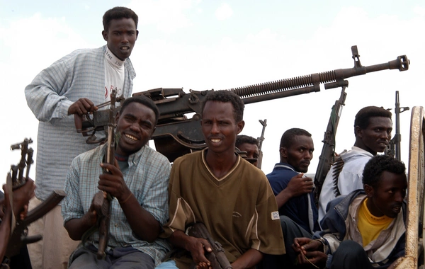 Piratlar Yəmən və Somali sahillərində iki gəmini ələ keçirib