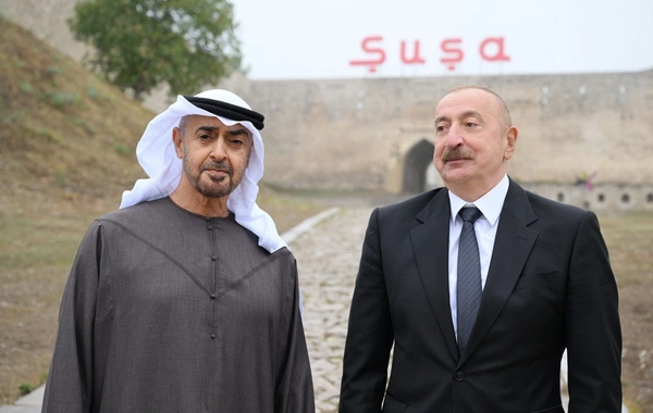 Azərbaycan və BƏƏ liderləri Şuşa qalasının önündə foto çəkdiriblər