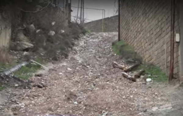 Badamdarda bitmək bilməyən yol problemi: Sakinlərin şikayətinə niyə baxılmır?