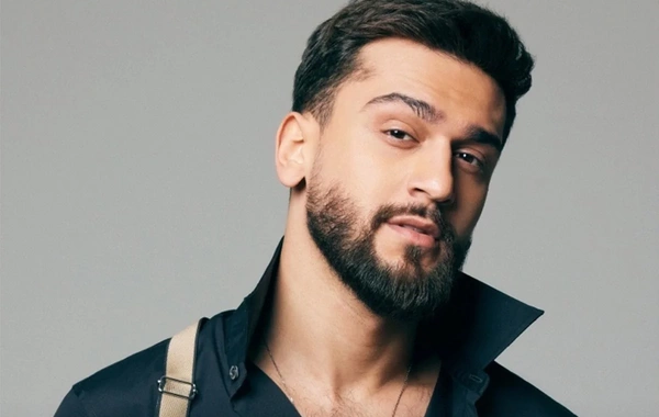 Məşhur azərbaycanəsilli müğənni JONY adını və soyadını dəyişdi