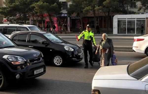 Bakıda piyadalar üçün dərs: Polis ölüm anlarını göstərdi