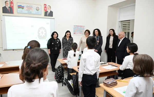 Лейла Алиева посетила Среднюю специальную музыкальную школу имени Бюльбюля