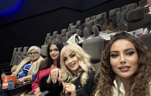 Məleykə Əsədova qızı ilə belə dincəldi