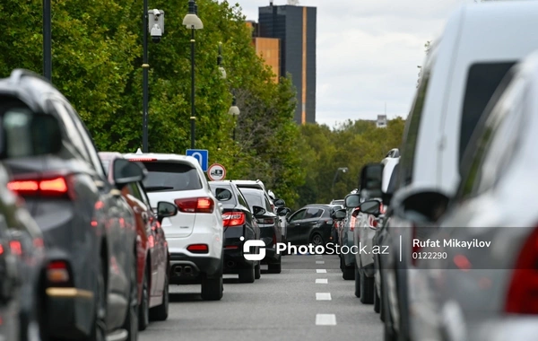 Öz zolağından kənarda vurulan velosipedçiyə görə sürücü məsuliyyət daşıyırmı?
