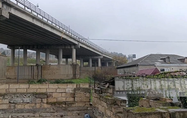 Şabran körpüsünün ətrafındakı bəzi evlər qəzalı vəziyyətə düşüb