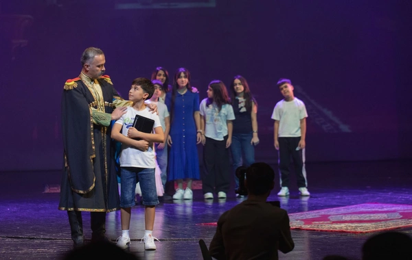 "McDonald's Azərbaycan" və DSMF şəhid övladlarının iştirakı ilə teatr tamaşası təşkil edib