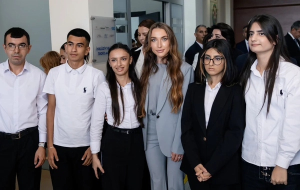 Alyona Əliyeva Bakıda İnklüziv Təlim və Tədris Mərkəzinin açılış mərasimindən paylaşım edib