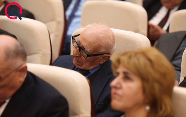 AMEA-nın  Rəyasət Heyətinin "gərgin" iclası