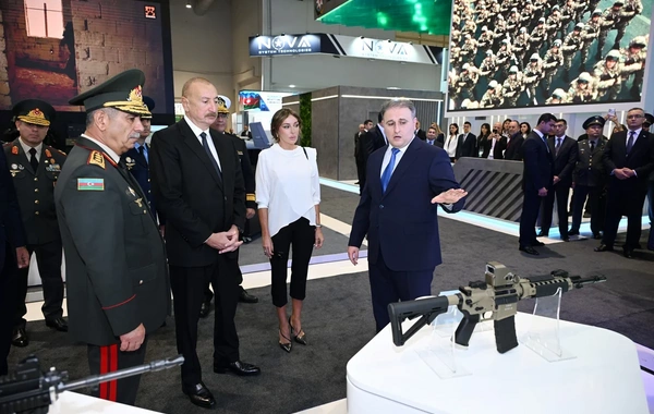 Prezident İlham Əliyev ADEX 2026 və Securex Caspian sərgiləri ilə tanış olub