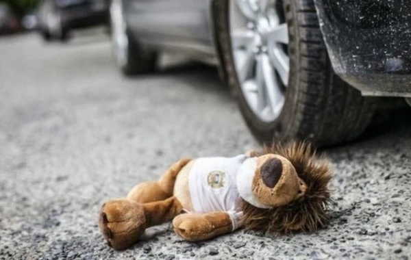 В Баку автомобиль насмерть сбил 13-летнюю девочку