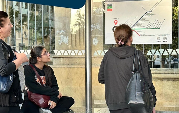 Bakıda müntəzəm marşrutlar üçün dayanacaqlara məlumat lövhələrinin yerləşdirilməsinə başlanılıb