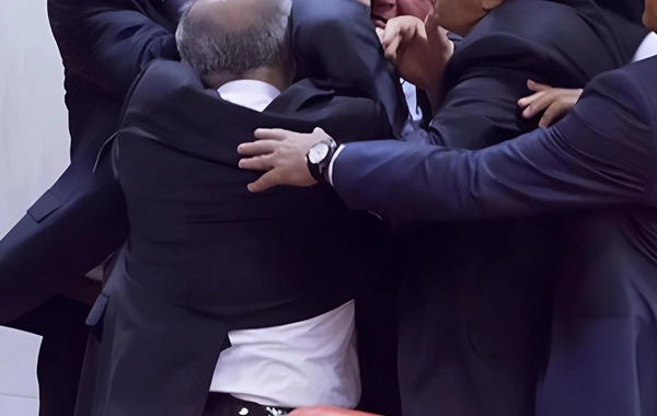 İcra başçısının müavini ilə dalaşan şəxs - Həbs edildi