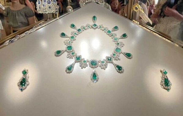 Luvr muzeyindəki oğurluğa görə daha 5 nəfər saxlanıldı - Qızıllar isə ortada yoxdur