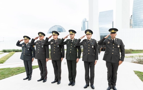DİN-in hərbi qulluqçuları və polis əməkdaşları Zəfər parkını ziyarət ediblər
