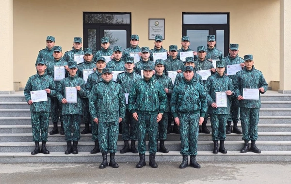 Hərbi xidməti başa vuran sərhədçi əsgərlər evlərinə yola salınıb