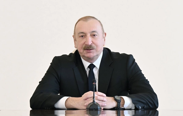 İlham Əliyev Müdafiə Nazirliyinin hərbçilərini təltif edib
