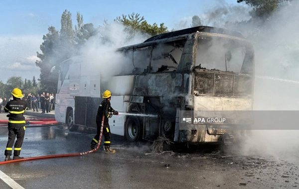 Ucarda sərnişin avtobusu yandı