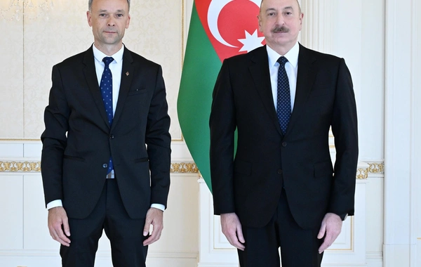 İlham Əliyev Litvanın Azərbaycanda yeni təyin olunmuş səfirinin etimadnaməsini qəbul edib