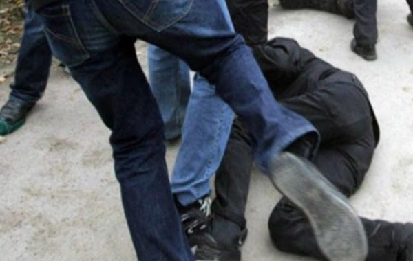 Bakıda marketin qarşısında gənci döyüb öldürənlərə HÖKM OXUNDU