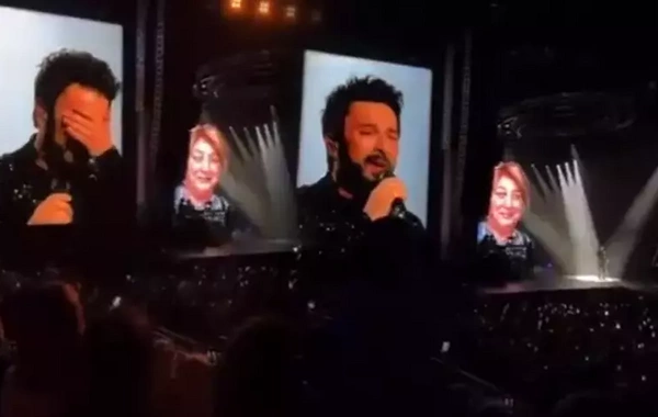 Tarkan səhnədə göz yaşlarını saxlaya bilmədi