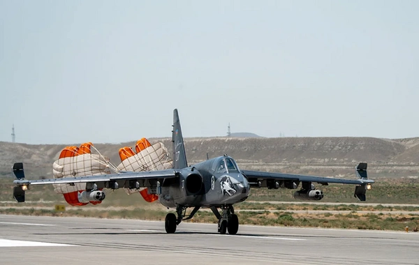 Azərbaycanın pilotları çətin döyüş manevrləri üzrə tapşırıqlar yerinə yetiriblər