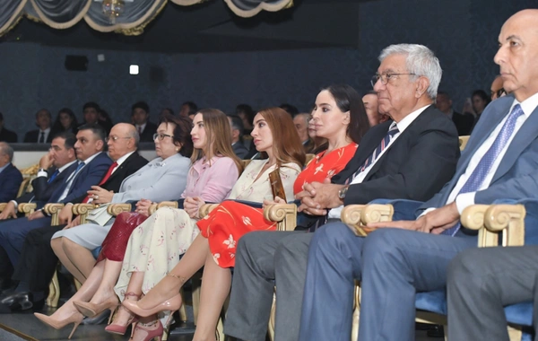 Akademik Musiqili Teatrda Gülçöhrə və Əsgər tamaşasının premyerası olub