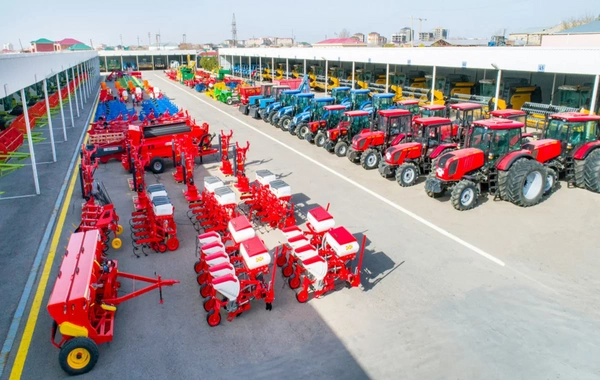 Azərbaycanda traktor və digər aqrar texnikaların qeydiyyatı qaydası dəyişib