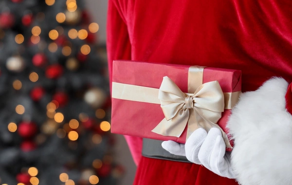 Şaxta Babaya inanmaq uşağa zərər verirmi?