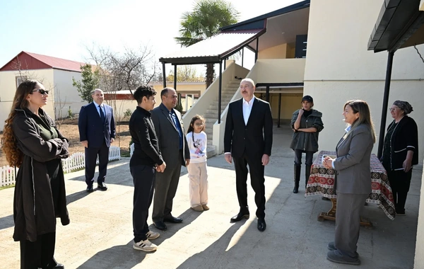 Prezident İlham Əliyev Xocavənd şəhərində görülmüş işlərlə tanış olub, şəhər və kənd sakinləri ilə görüşüb