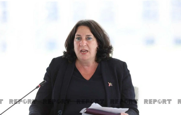 Brenda Şafferin İran yalnız farsların torpağı deyil kitabı farscaya tərcümə edilib