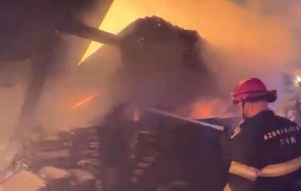 Bakıda güclü yanğın: Hadisə yerindən GÖRÜNTÜLƏR