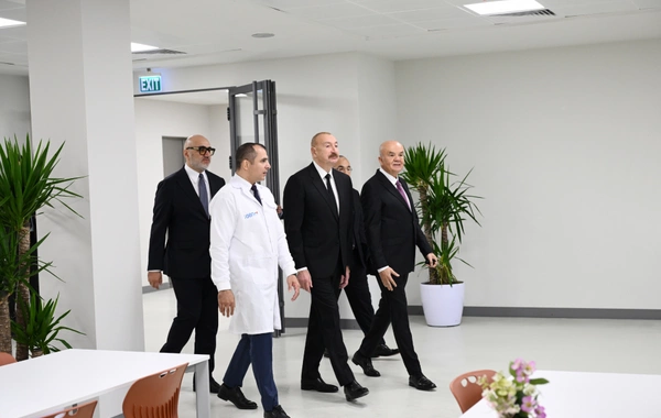 İlham Əliyev Pirallahı Sənaye Parkında dərman istehsalı müəssisəsinin açılışında iştirak edib