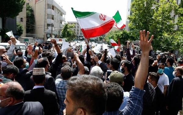 İranda 7 milyon insanın ABŞ-yə qarşı döyüşmək üçün könüllü olduğu bildirilib